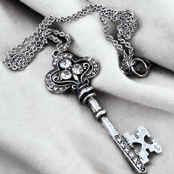 Key pendant charm necklace Key charm necklace Key pendant jewellery Rhinestones - Picture 14 of 17